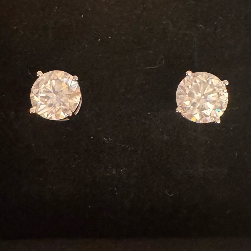Elegant New Moissanite 4CT & Sterling Silver Stud Earrings with GRA certificate